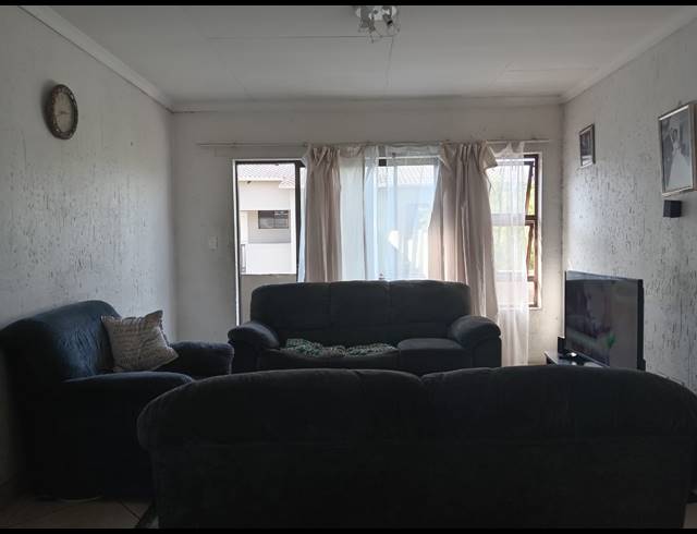 2 BEDROOM SECTIONAL TITLE FOR SALE IN BOKSBURG NORTH